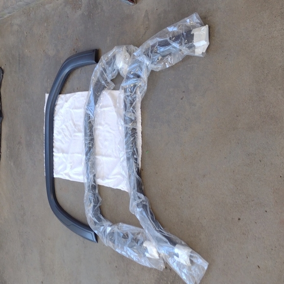 Fender flares 2021 GMC SIERRA - Picture 2 of 2